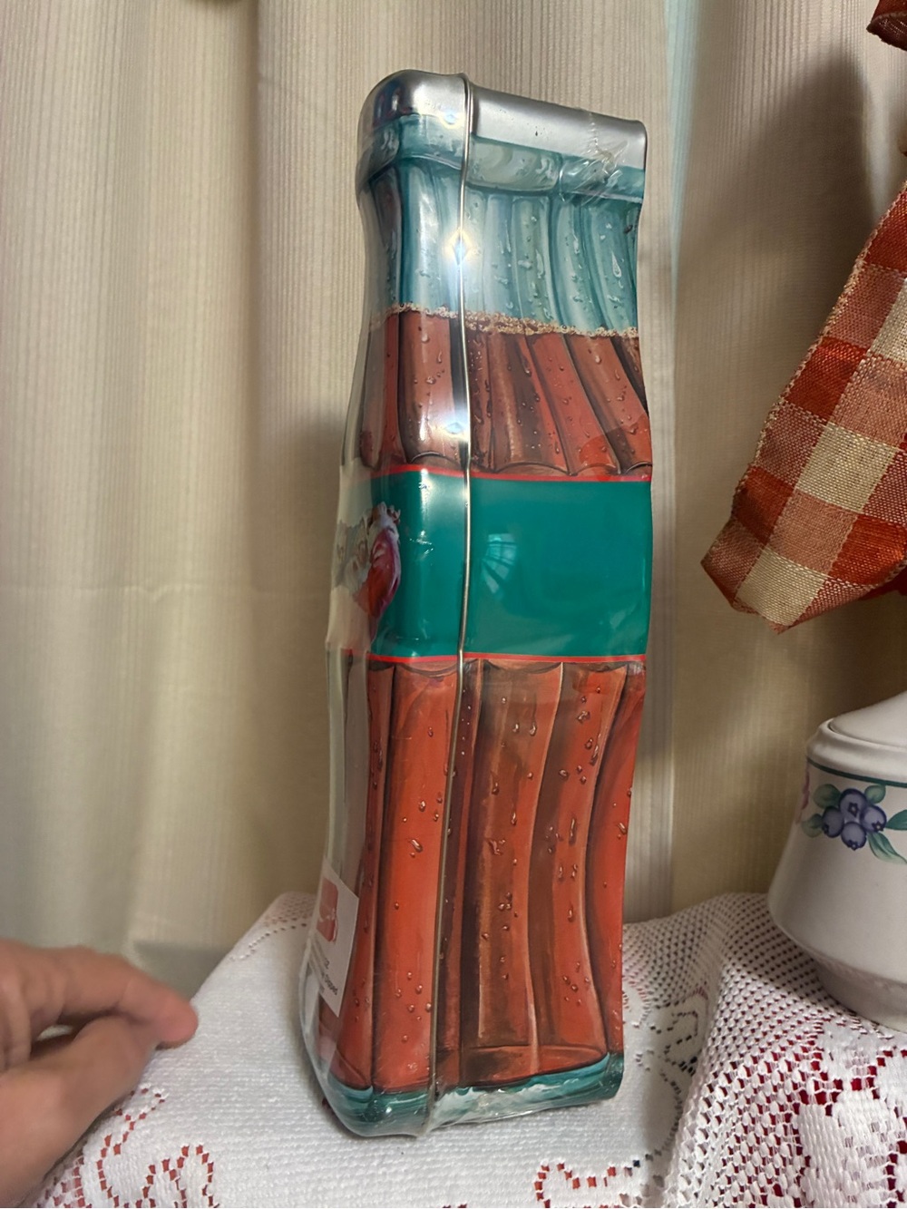 Vintage Coca-Cola Bottle Shaped Tin with Santa Illustration 1999 Unopened NOS - Picture 2 of 7